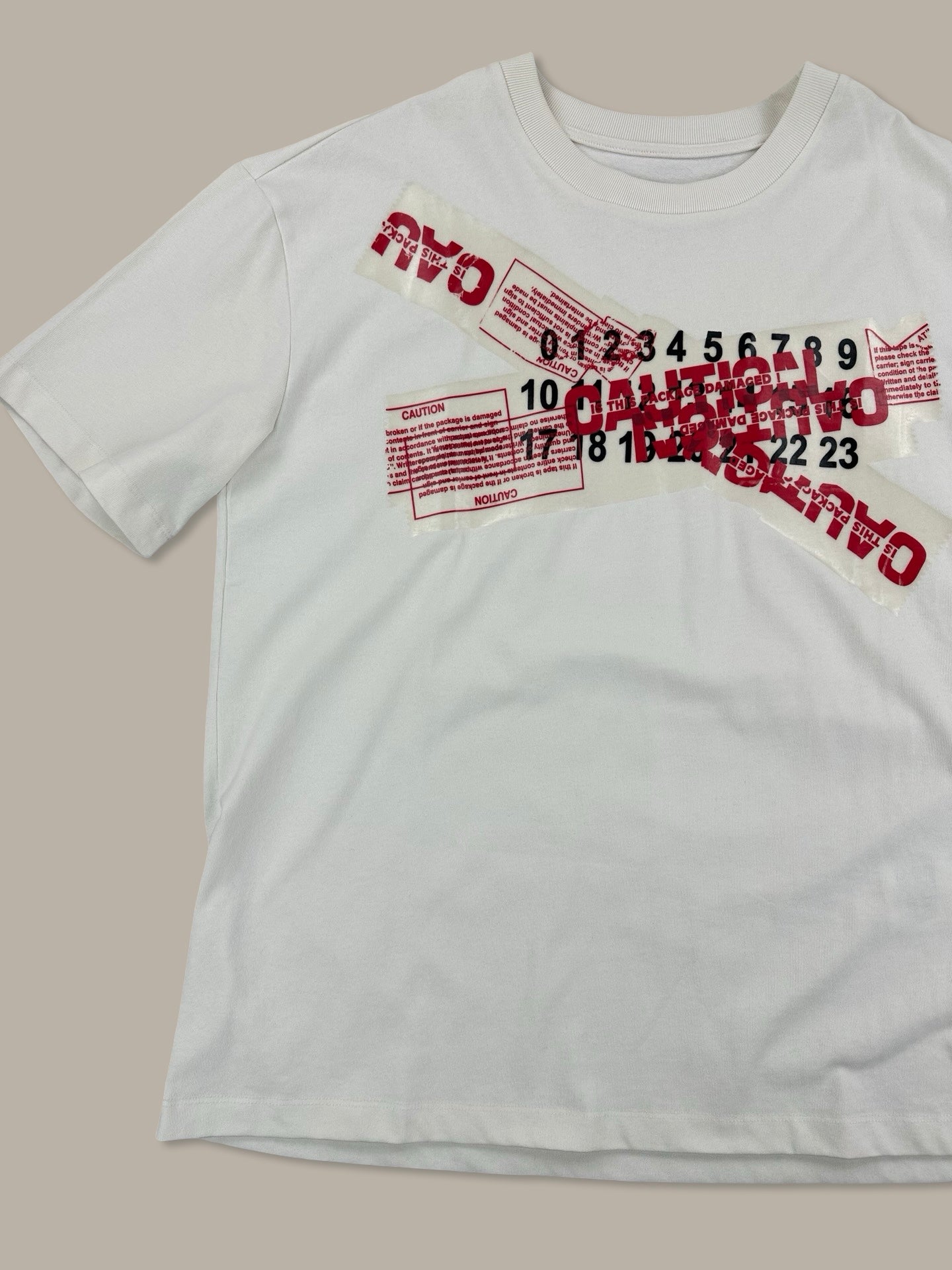 Maison Margiela Tape Print Tee Bianco 42 M