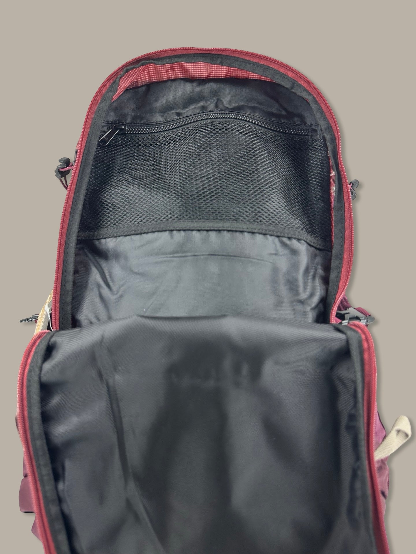 The North Face Track 70L Backpack Bordeaux - OS