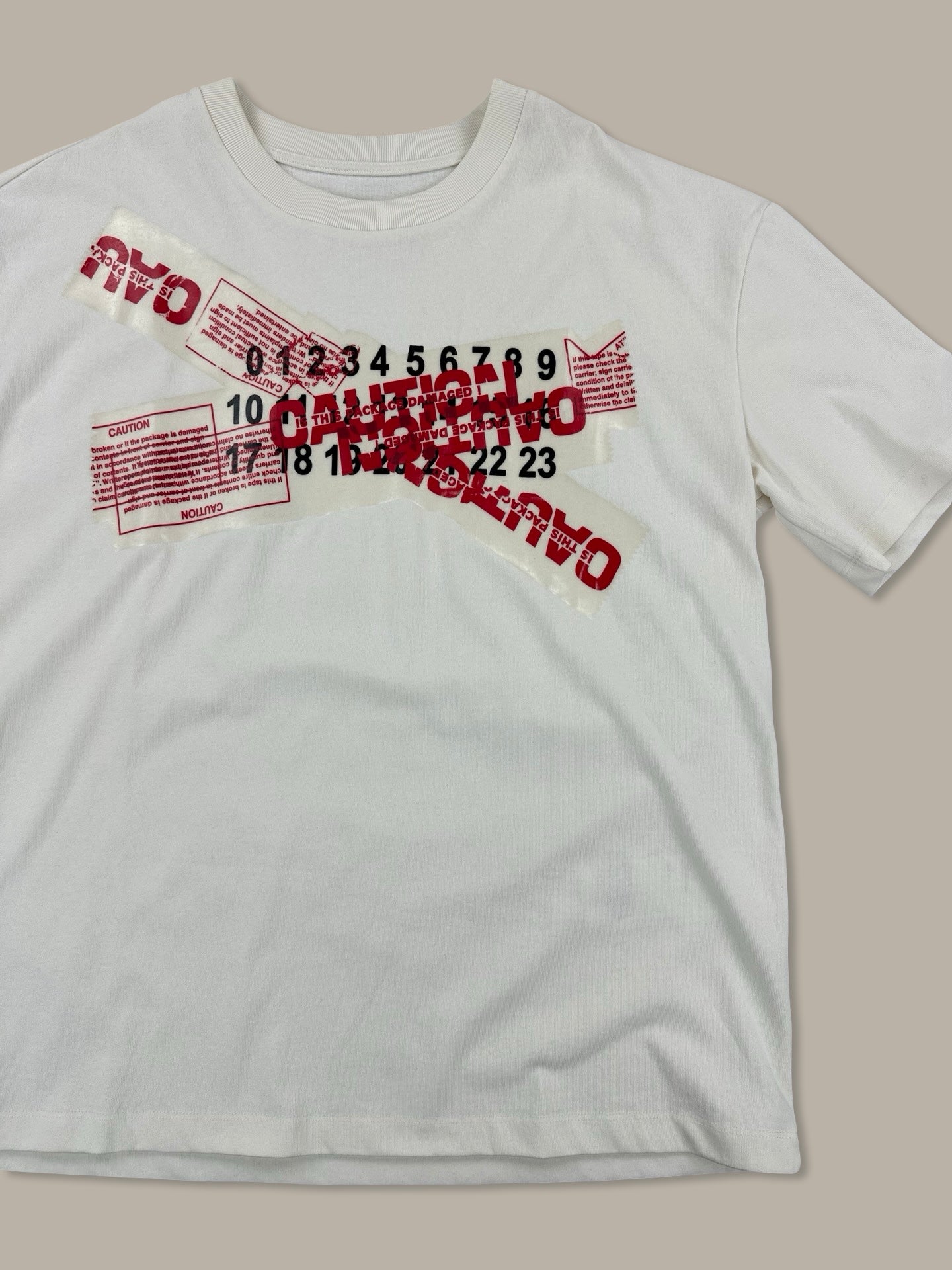 Maison Margiela Tape Print Tee Bianco 42 M