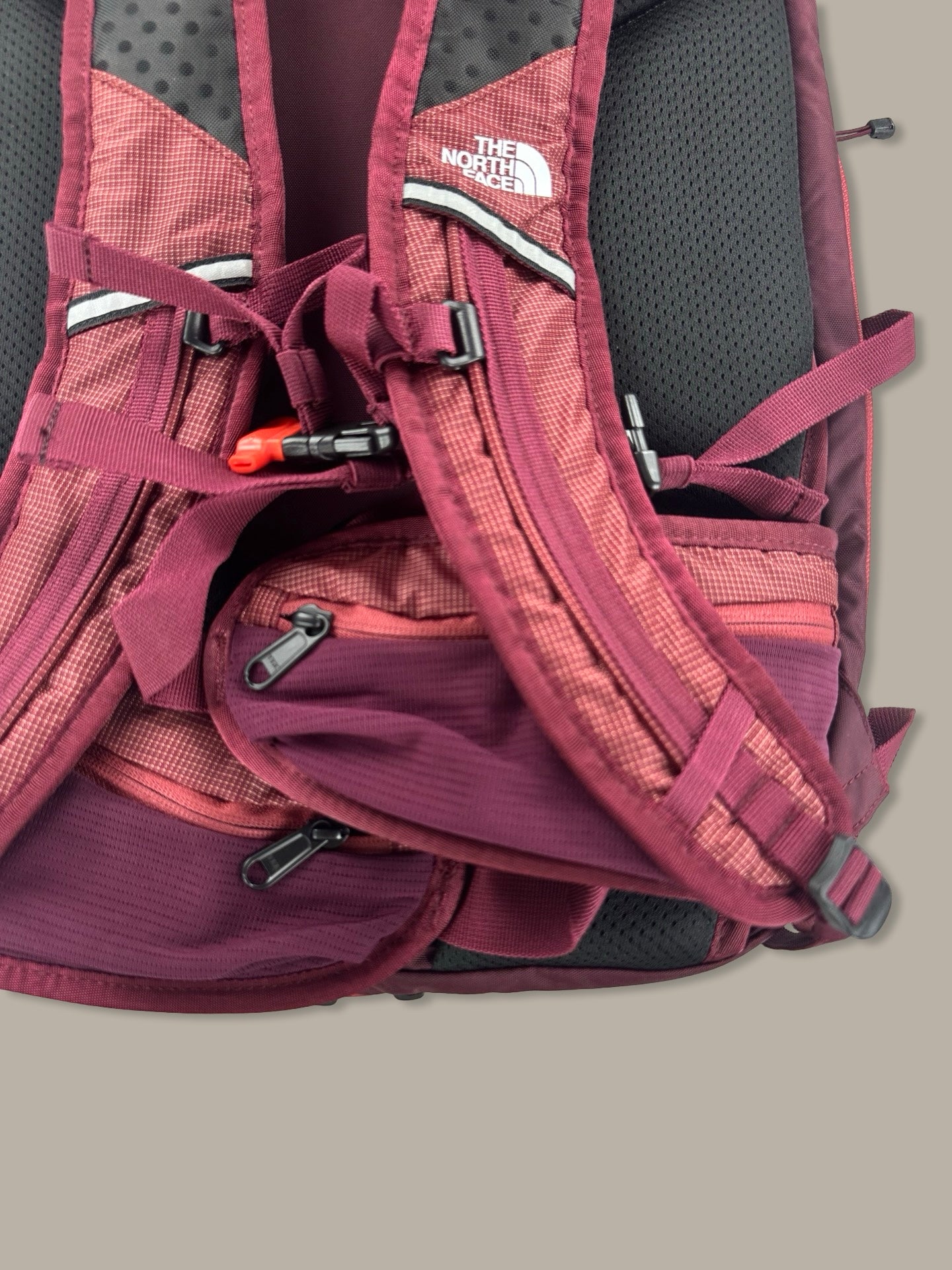 The North Face Track 70L Backpack Bordeaux - OS
