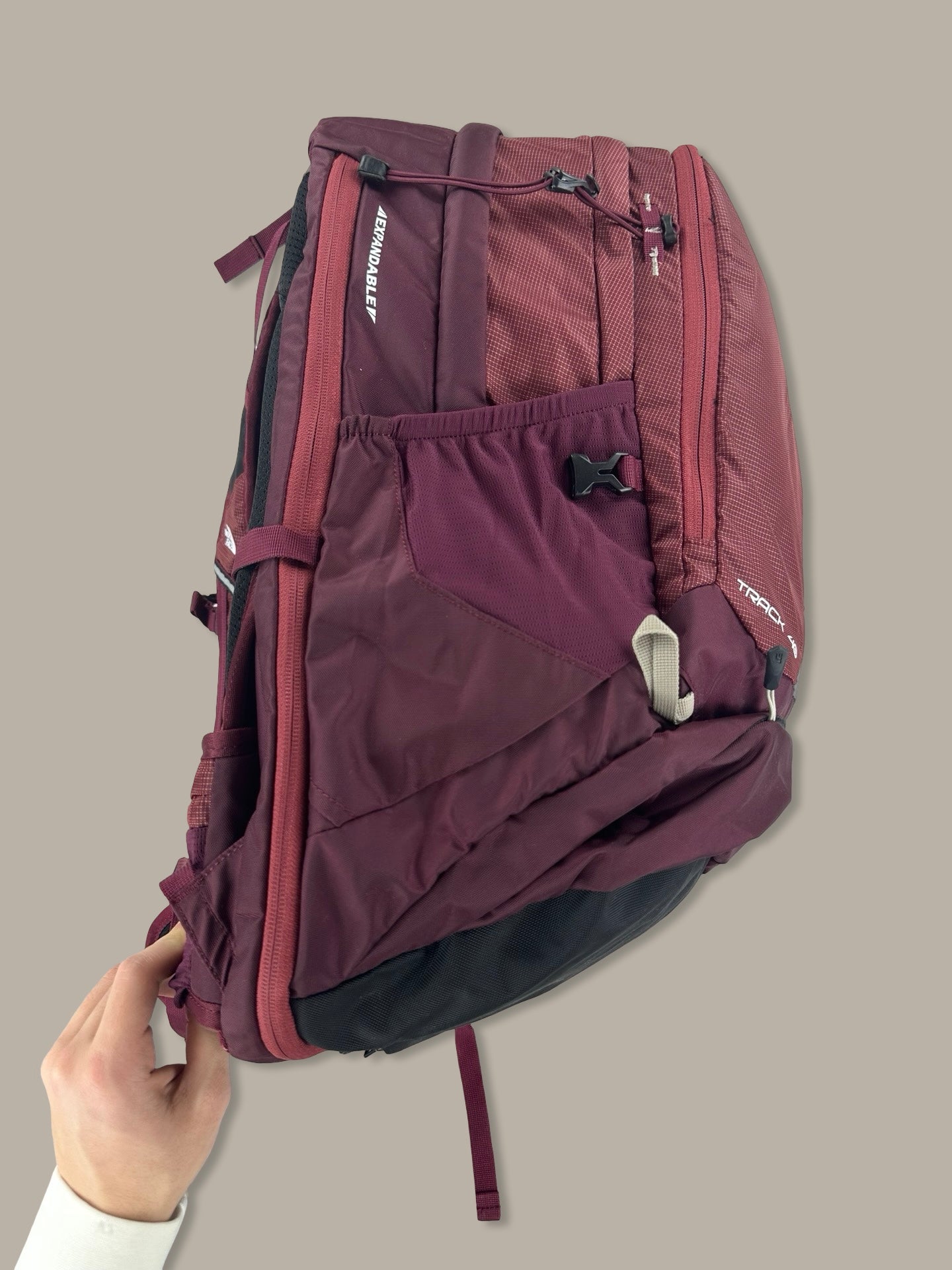 The North Face Track 70L Backpack Bordeaux - OS