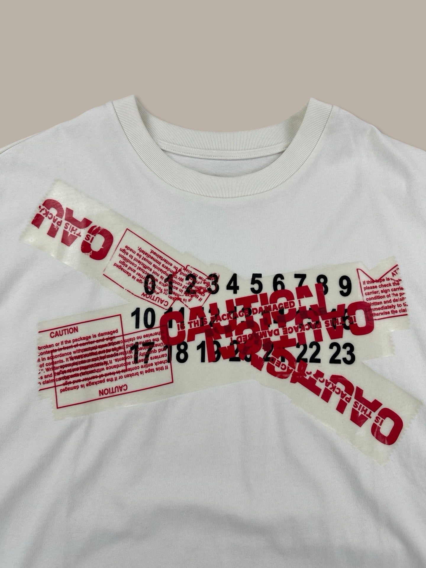 Maison Margiela Tape Print Tee Bianco 42 M