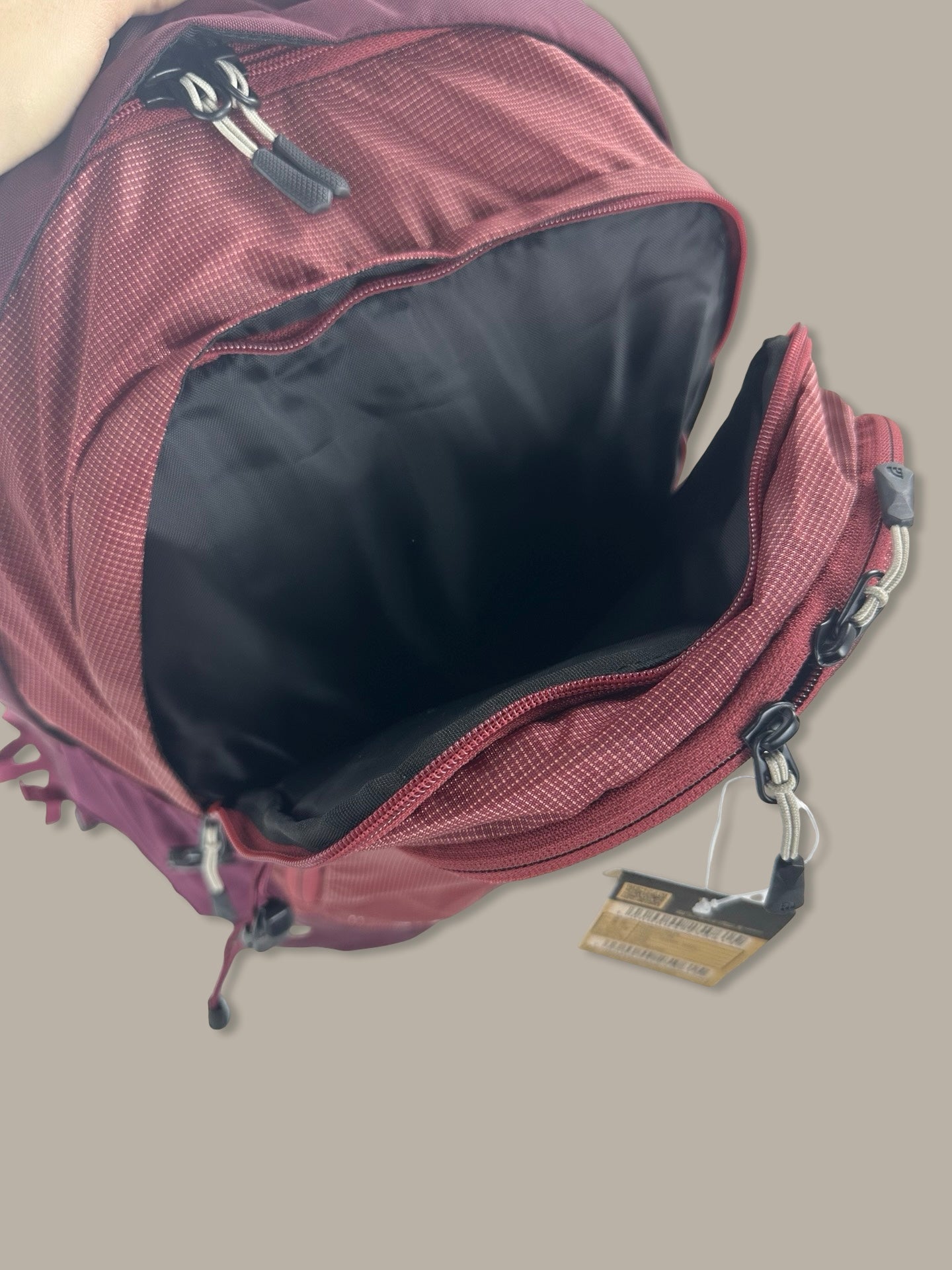 The North Face Track 70L Backpack Bordeaux - OS